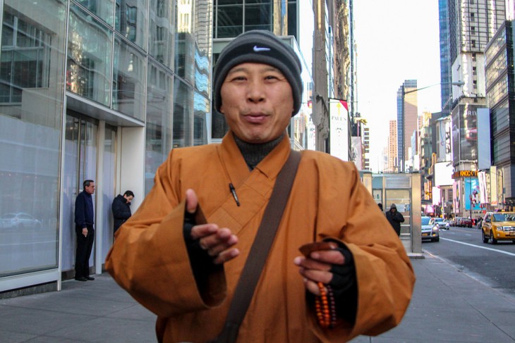 Монахи-мошенники в Нью-Йорке