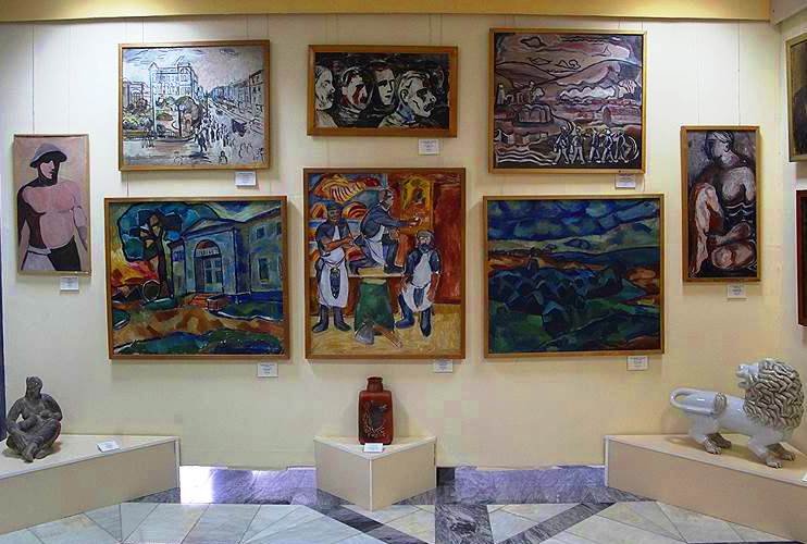 Экспонаты музея Савицкого привезут в Москву