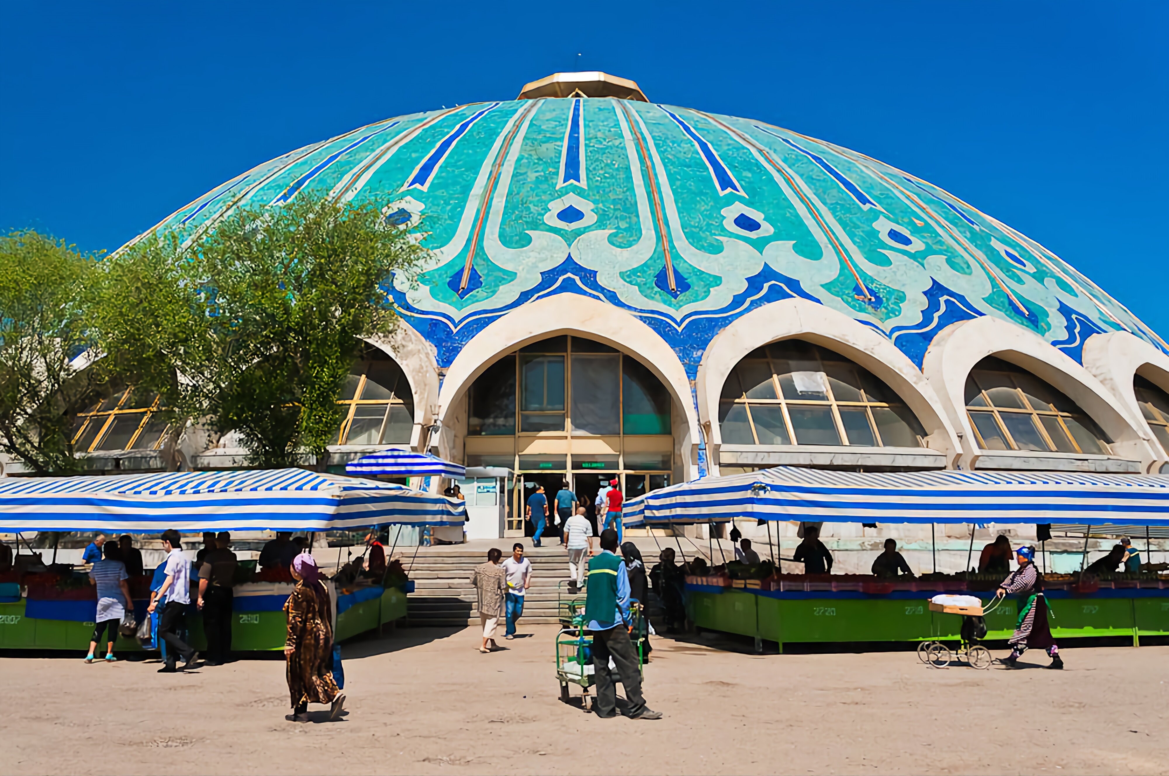 Базар Эски Жува: Сердце Ташкентской Торговли и Культуры