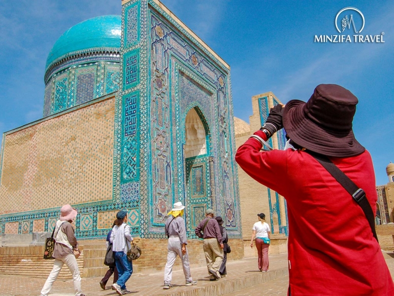 Сколько в среднем платят туристы в Узбекистане