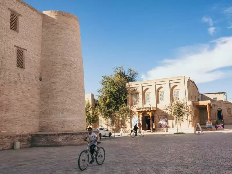 В Узбекистане с 1 сентября вводится туристический кешбэк. Путешественники смогут вернуть часть расходов за проживание и транспорт
