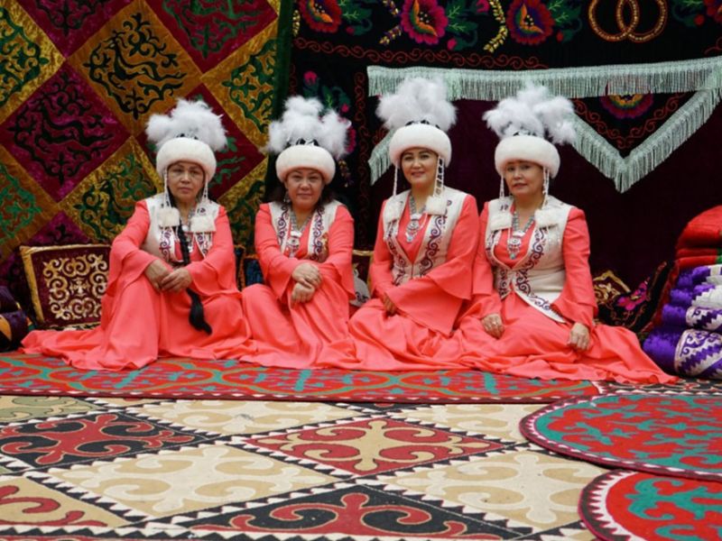 Экскурсии по культурным городам Кыргызстана: знакомство с интересными традициями и обычаями