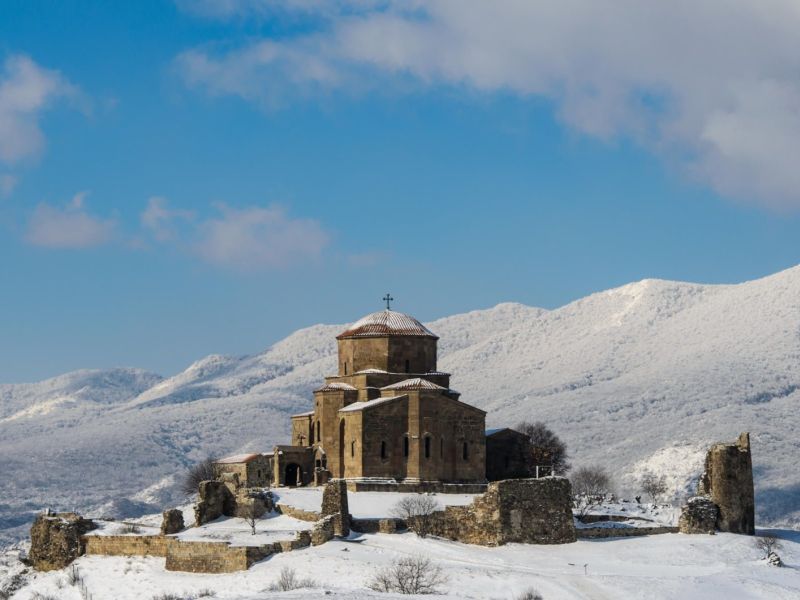 Новогодний тур в Грузию: Сказочное путешествие в страну гор и гостеприимства